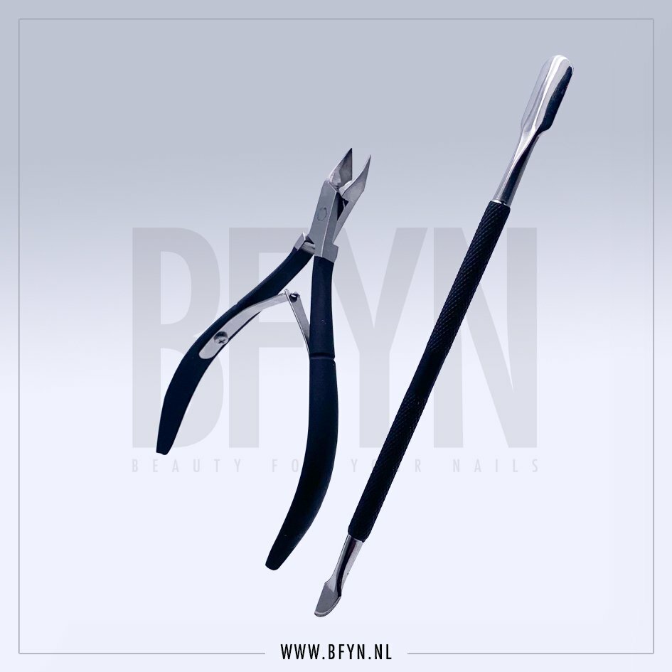 Cuticle Pusher + Cutter Set